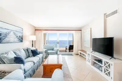 Image de Beachfront, 5th-floor condo with great Gulf view, pools & tennis