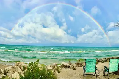 Image de Welcome to the \"Lake Cottage\" where lake Michigan waves are calling
