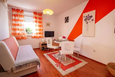 Image de Appartement de deux chambres, 84 m² pour 6 personnes à Rovinj