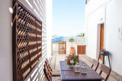 Image de Villa Thalassa Suites 3 | Modern comfort | Traditional Greek charm | Private courtyards | Steps from Lindos square & beach