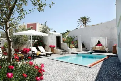 Super Luxury Santorini Villa | Mansion Sophia | Private Pool | Beautiful Terrace | 2 Bdr | Megalocho