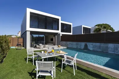 Image de Villa Rhodes 3 Chambres avec Piscine Privée | Eleutheriou Benizelou
