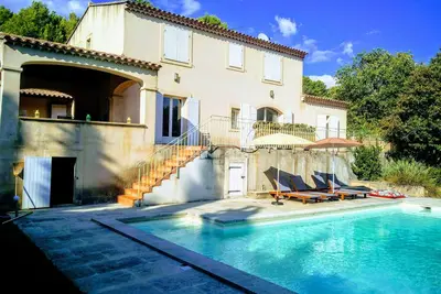 Image de villa en provence\/ proche luberon au calme, 4 ch avec piscine privée & jardin