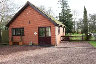 Image de Byefield Lodge, pet friendly, character holiday cottage in Welland