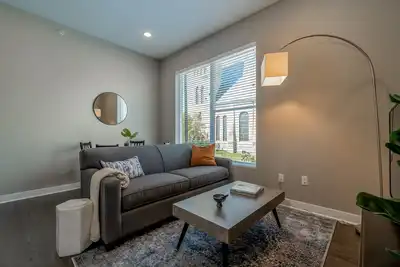 Image de Kasa | Des Moines | Luxe 1bd/1ba Downtown Apartment