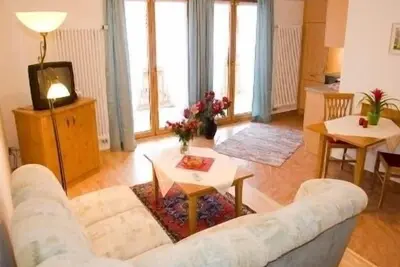 Image de Ferienwohnung 5 Balk. , Kochni. , 2 Schlaf- und 1 Wohnz. , max 3 P. , Wlan
