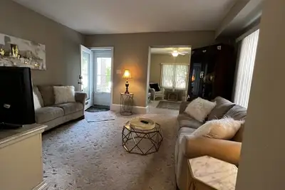 Image de Shore Getaway - 2 Blocks to the Beach 2b/2b - Immaculate