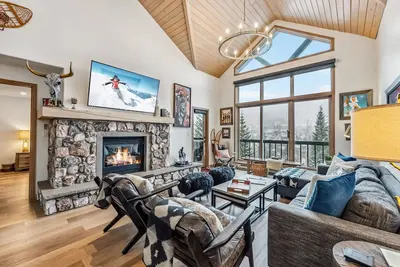 Image de Brand New Designer. Direct True Ski In and Out, 4 Bedroom. Best Views! ! !