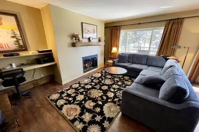 Image de Walk to Gondola in Lionshead with Ac, Mountain views, pool, parking, hot tub!