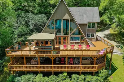 Image de Cashiers, Lake Glenville, 3 Acres 500ft Private Beach &  Dock, sleeps14, Mt View