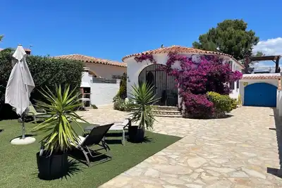 Image de Charmante Maison Individuelle avec Jardin