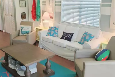 Snowbirds welcome! \"The Coral Cottage\" 3/2 condo with pool and private beach!