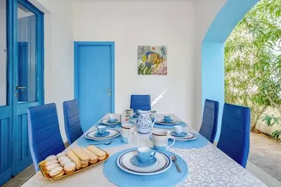 Image de Super large house in Cala Gonone!