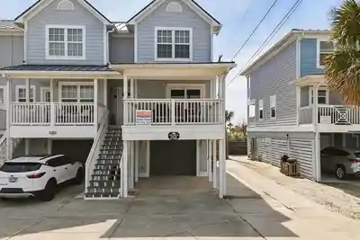 Image de Pristine 3-bedroom, 3. 5-bathroom Gulf Side Town-home!