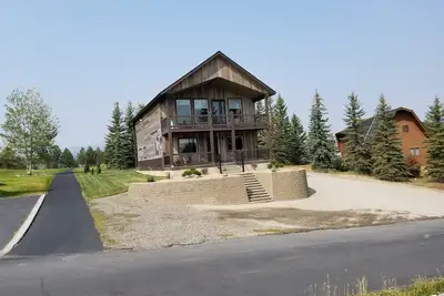 Image de Close to Yellowstone ~ Wifi ~ Decks ~ Bbq ~ Fireplace ~ Fire Pit