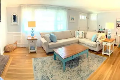 Image de Walk to Beach - Renovated Cape Cod Ranch - 3 Bed w/ Game Room, Central Ac & WiFi