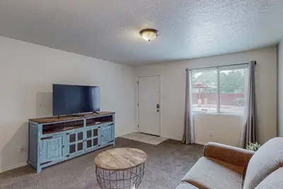 Image de Sienna Square, 2 Qb, 1 Ba, Wifi, Near Old Town