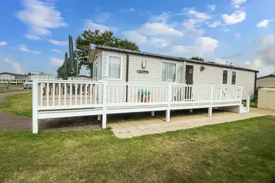 Beautiful 8 berth caravan for hire at Seashore Haven Park in Norfolk ref 22039c