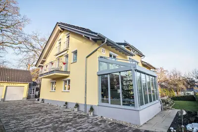 Image de Appartement 1 à \"Haus Ruther\" près des thermes avec Wi-Fi, balcon et jardin