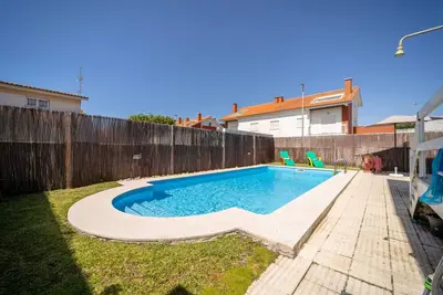 Image de Marinhas Esposende - Moradia V4 com piscina junto à praia by House and People pt Travessa Fra