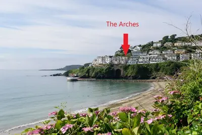 Image de Stunning apartment for four overlooking Looe bay, with parking.