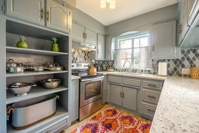 Image de Comfy Colonial - up to 15 ppl, 5 mins to Plaza District or State Fair