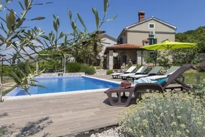 Image de Traditional Istrian house with a nice garden, pool and sea view