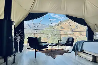 Image de Sequoia Dome 4 miles from park entrance