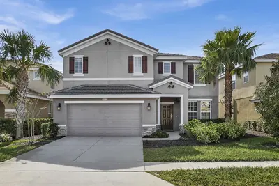 Image de ✨ Luxurious 5br Villa with Private Pool & Game Room near Disney 🏊‍♂️🎮