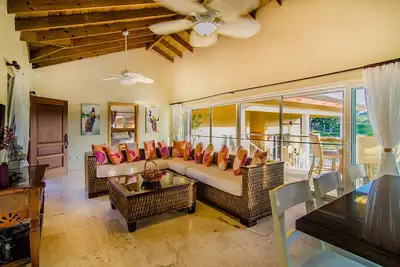 Image de Country club 3bd villa, guest friendly, fully equipped, private pool, tennis!
