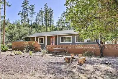 Image de 2 Mi to Historic Dtwn: Private Prescott Home!
