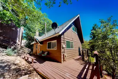 Image de Dog-Ok Retreat W/ Fireplace, Deck, Lake Access, Foosball & Ice Cream Maker