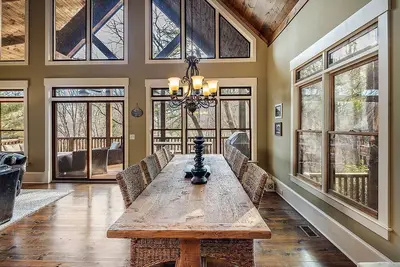Image de Find Your Base Camp in Beautiful Lake Toxaway