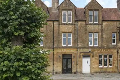 Image de 1 Abbey Court, pet friendly in Sherborne
