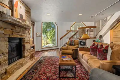 Image de Burgess Creek Bungalow, Heated Pool, Shuttle or Easy Walk to the Gondola