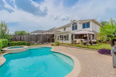 Image de Frisco Finest Home with Spacious Interior & Backyard Pool!