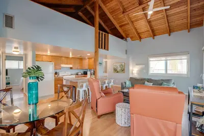 Image de The Hideaway: Lose Yourself At This Recently Decorated Canal Front Home on Big Torch Key, Dockage!