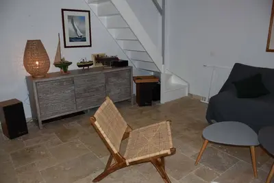 Image de Petite longère entre bourg et golfe