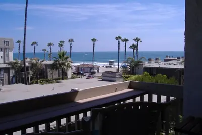 Image de Belle Condo Ocean View de l'étourdissement, blanc, Surf & Sand à Ncv Tropical