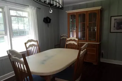 Image de Charming home minutes from everywhere!