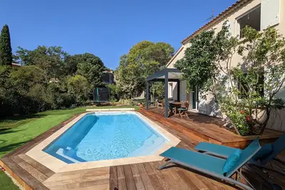 Image de Maison avec piscine au Cap Brun, très proche des plages