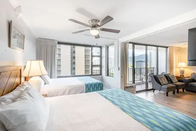 Image de Breezy 12th Floor Waikiki Condo with Free Parking by Koko Resort Vacation Rentals