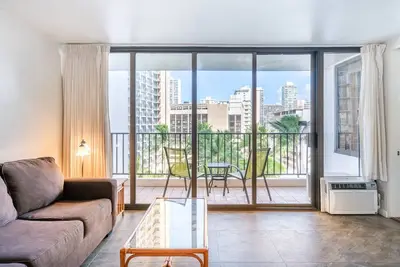 Image de Light & Airy 8th Floor Ocean View Condo with Lanai and Free Parking! by Koko Resort Vacation Rentals