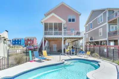 Image de Wicked Salty: Private Swimming Pool, Ocean Views, Kayaks and More!