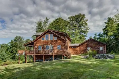 Image de 489o Beautiful modern log home on 17 acres close to skiing, private, views, fire pit, Ping Pong, Ac!