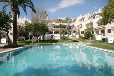 Image de Fabulous 2 bed 2 bathroom Bungalow with beautiful gardens and communal pool