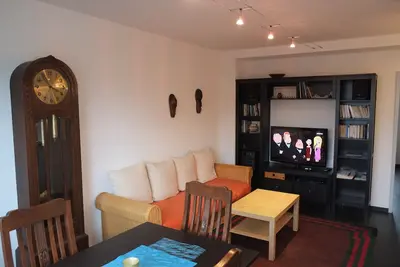 Image de Nice, centrally located apartments in Cologne, streetcar stop in front of the door.