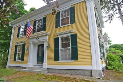 Image de Updated 5 Bedroom, 3. 5 Bathroom, Walk to Dock Square & 3\/4 mile to Goochs Beach!