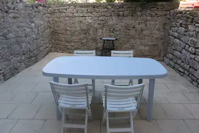 Image de Appartement à 10 min de la plage idéalement situé avec terrasse