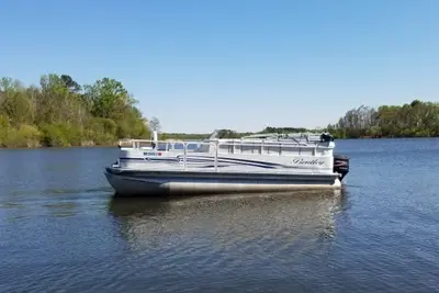 Image de Boat Rental Only - Bentley Pontoon with new Garmin electronics